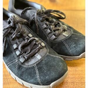 Clarks Collection Womens Triumph Film Sneakers Black Suede Shoes Size 8